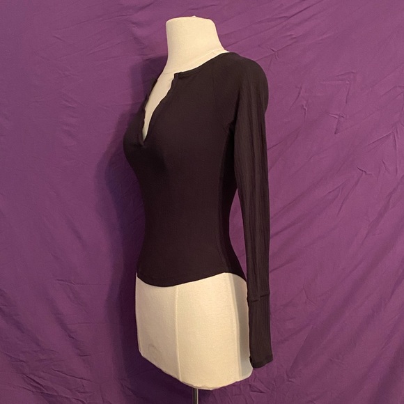 Intimately Free People Black Long Sleeve Ribbed V-Neck Henley Top. Size XS. - Picture 2 of 7
